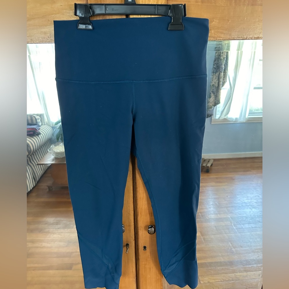 Lululemon Wunder Under Crop II. Blue. Size 10.